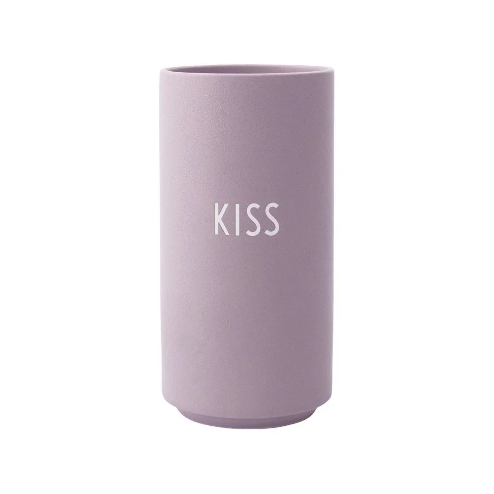 Fialová porcelánová váza Design Letters Kiss, výška 11 cm v:1418143