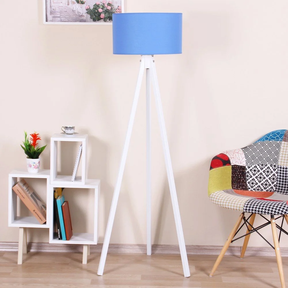 Bílá volně stojící lampa se světle modrým stínítkem Kate Louise Beyaz v:1255090