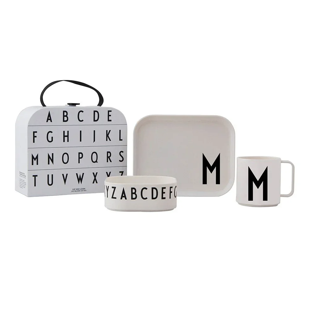 3dílný dětský jídelní set s kufříkem Design Letters Classics M v:1417767 3dílný dětský jídelní set s kufříkem Design Letters Classics M v:1417767