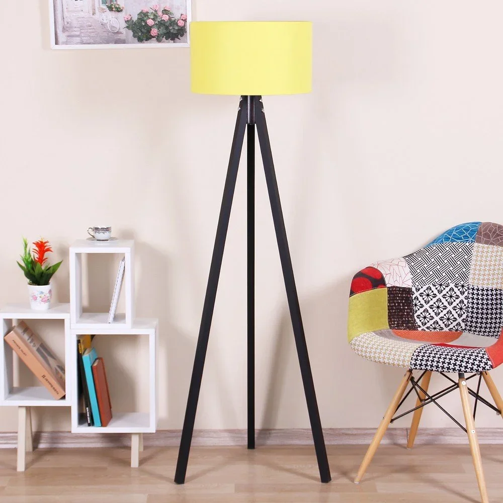 Černá volně stojící lampa s neonově žlutým stínítkem lampa Kate Louise Siyah v:1255142