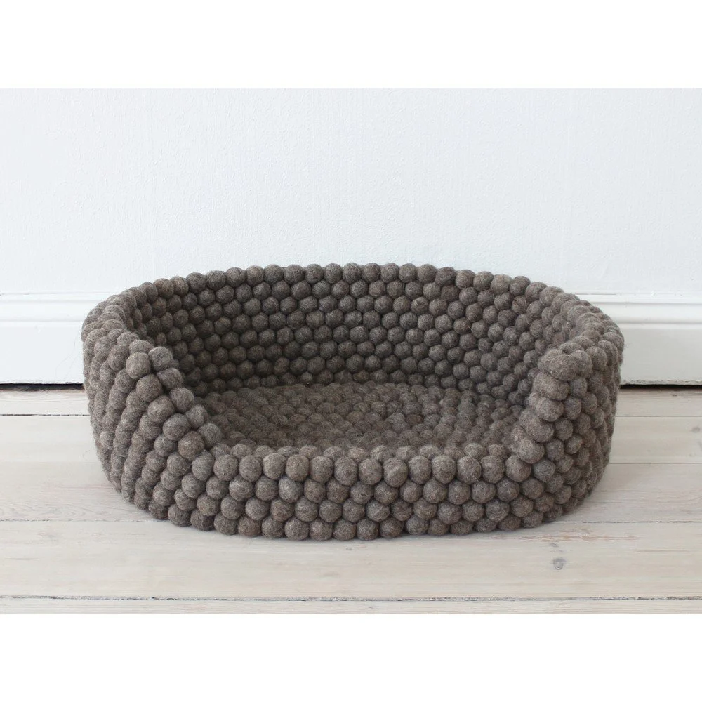 Ořechově hnědý kuličkový vlněný pelíšek pro domácí zvířata Wooldot Ball Pet Basket, 60 x 40 cm v:1341219