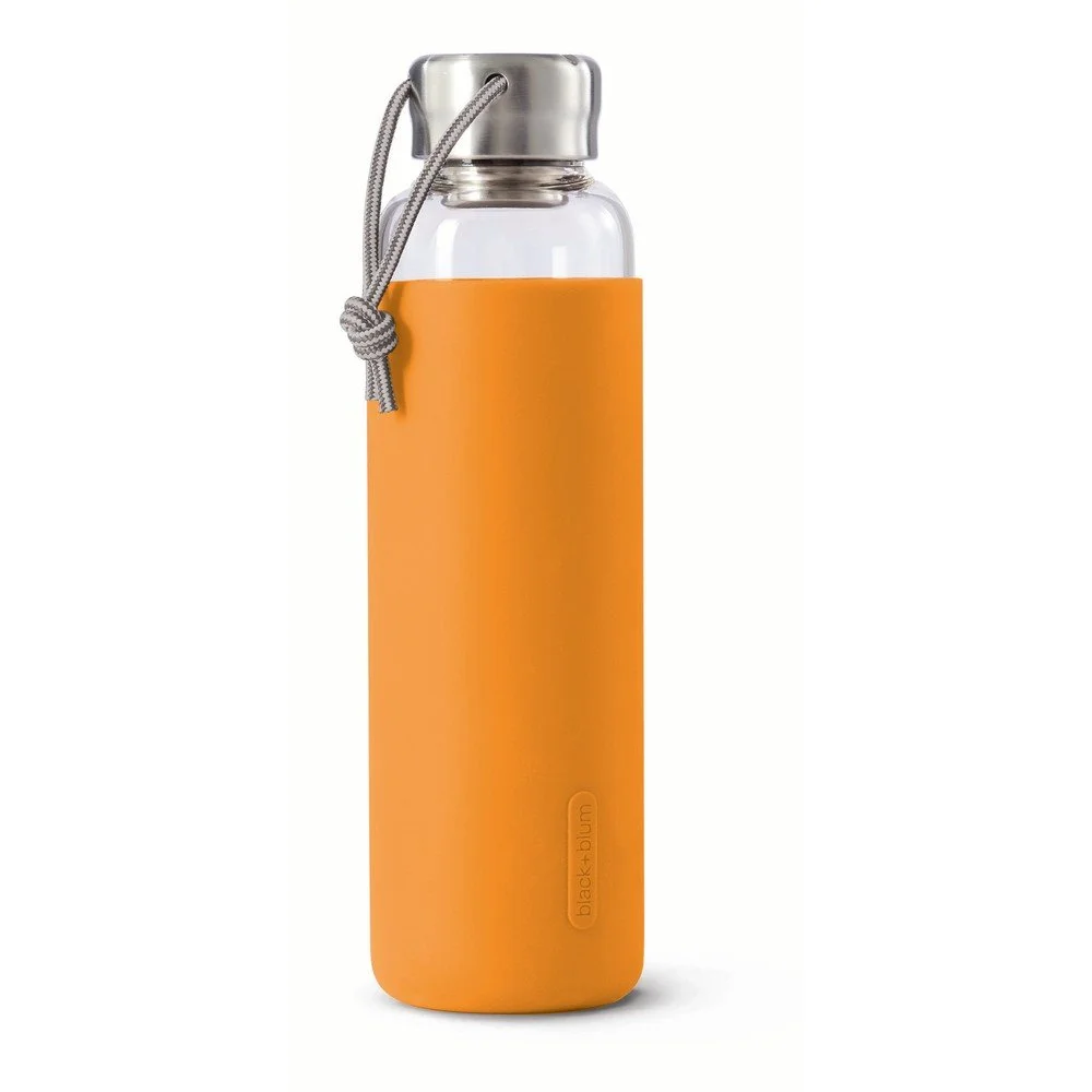 Skleněná láhev na vodu s oranžovým silikonovým obalem Black + Blum G-Bottle, 600 ml v:1390137