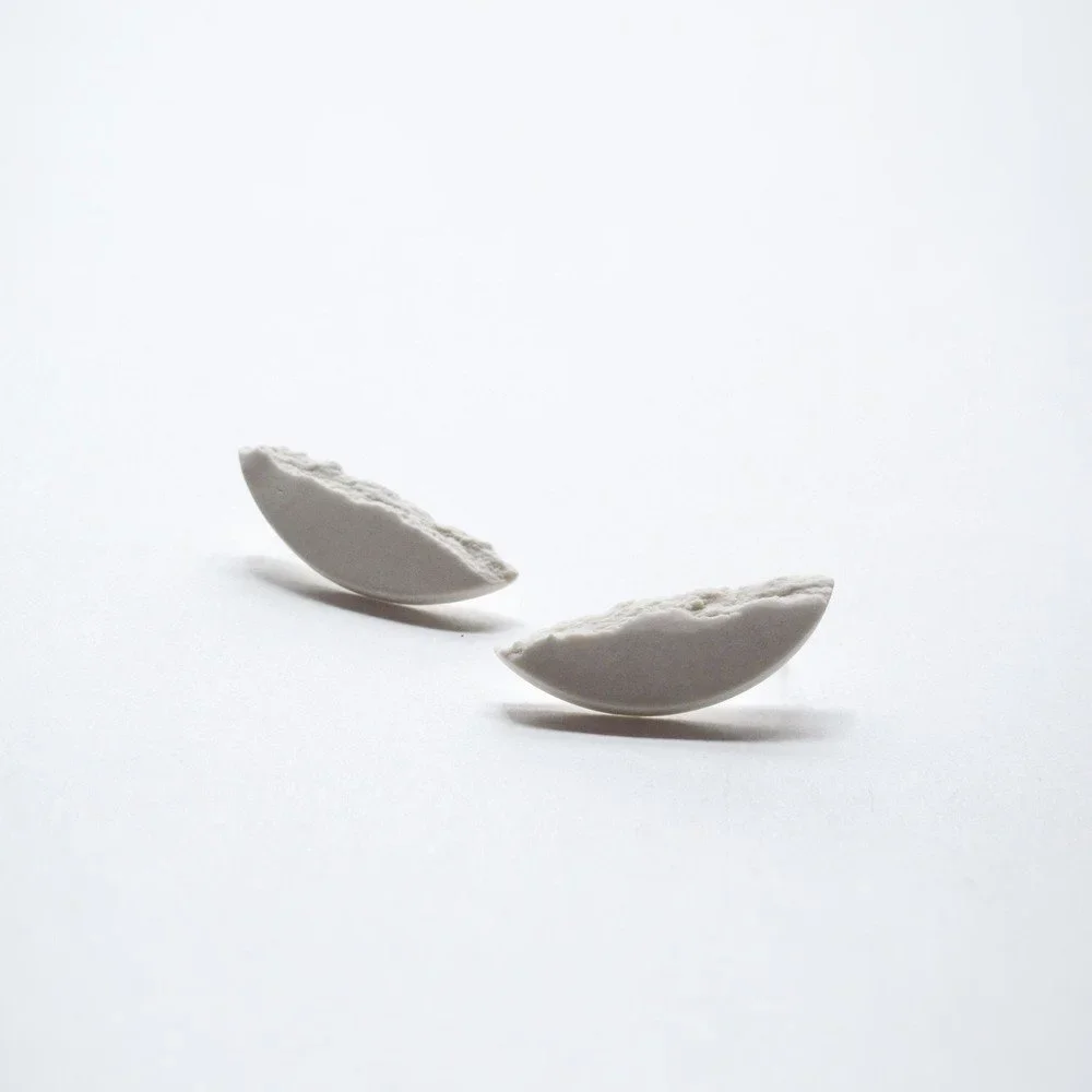 Bílé porcelánové náušnice dsnú Curve v:705430