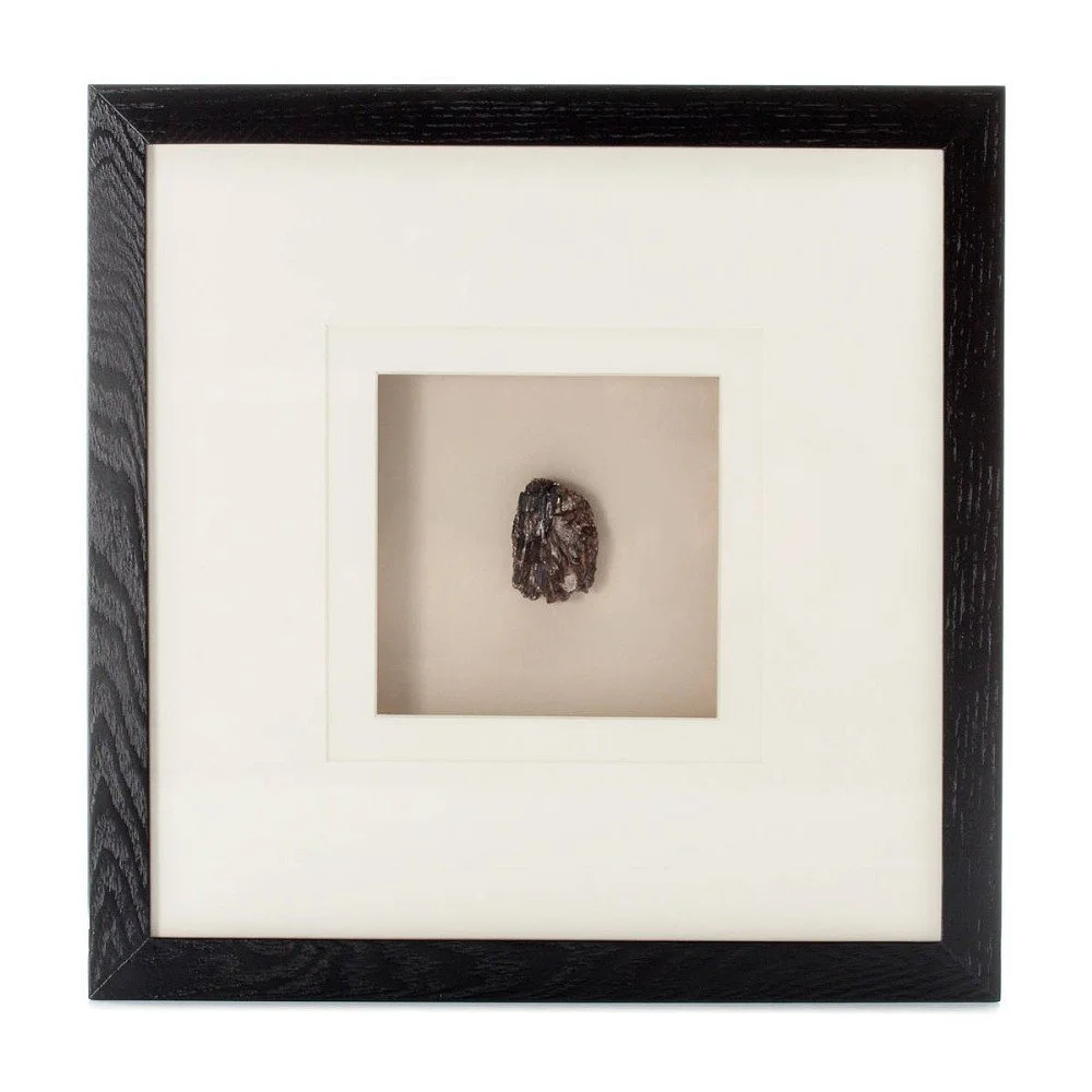 Nástěnná dekorace v rámu s tmavým nerostem Vivorum Mineral, 40 x 40 cm v:857960