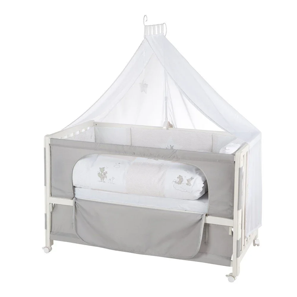 Bílo-šedá postýlka na kolečkách 60x120 cm Fox & Bunny – Roba v:1736048
